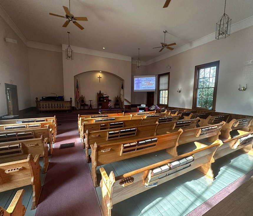 pews